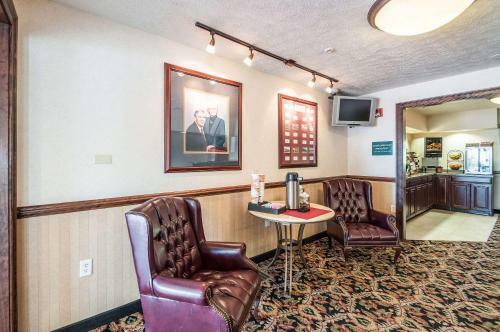 Hotel Rodeway Inn And Suites