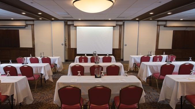 Hotel Embassy Suites Williams Center