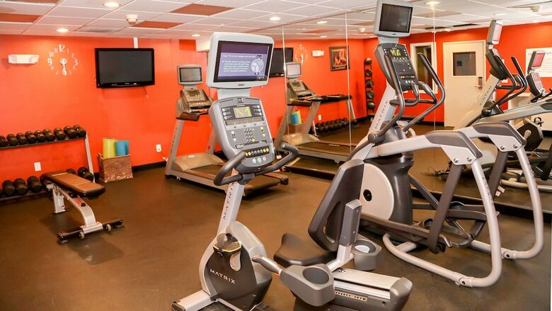 Holiday Inn Express Hotel  Suites Co Springs-