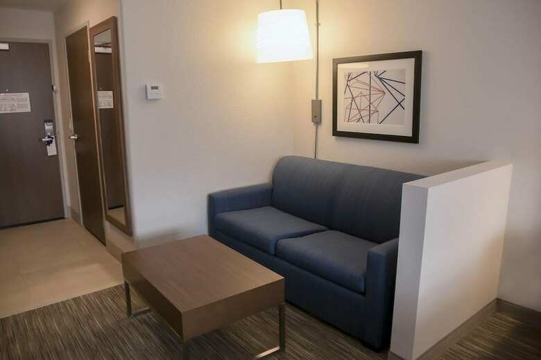 Holiday Inn Express Hotel  Suites Co Springs-