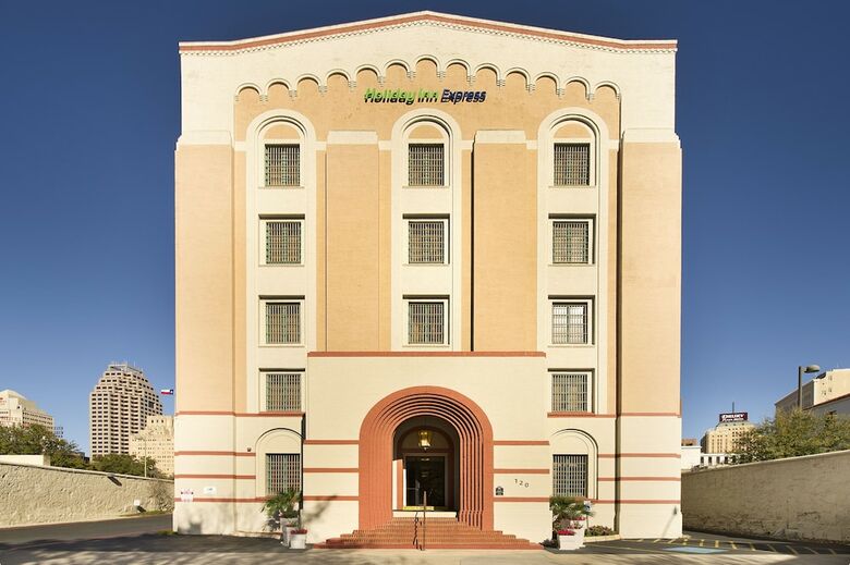 Hotel Holiday Inn Express San Antonio N-riverwalk Area