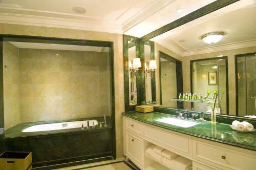 Royal Grace Hotel Optics Valley Wuhan