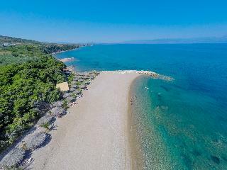 Hotel Sunrise Village Beach