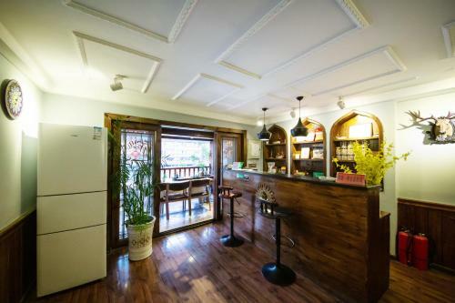 Hostal Flower Time Inn