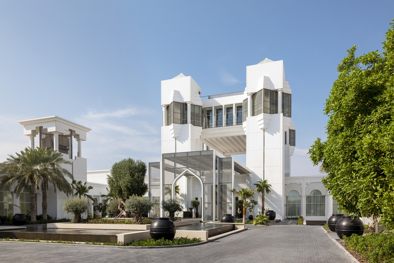 Hotel Banyan Tree