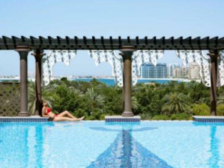 Hotel Arjaan Rotana (2 Br Suite)
