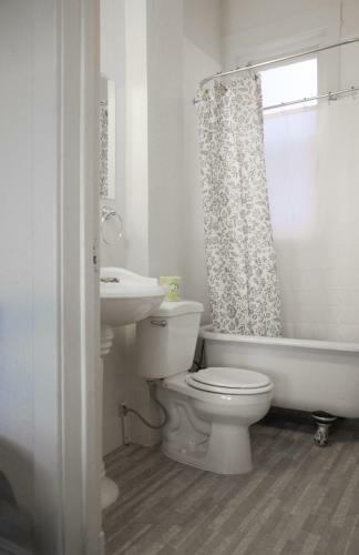 Hostal Aae 11th Avenue Hostel