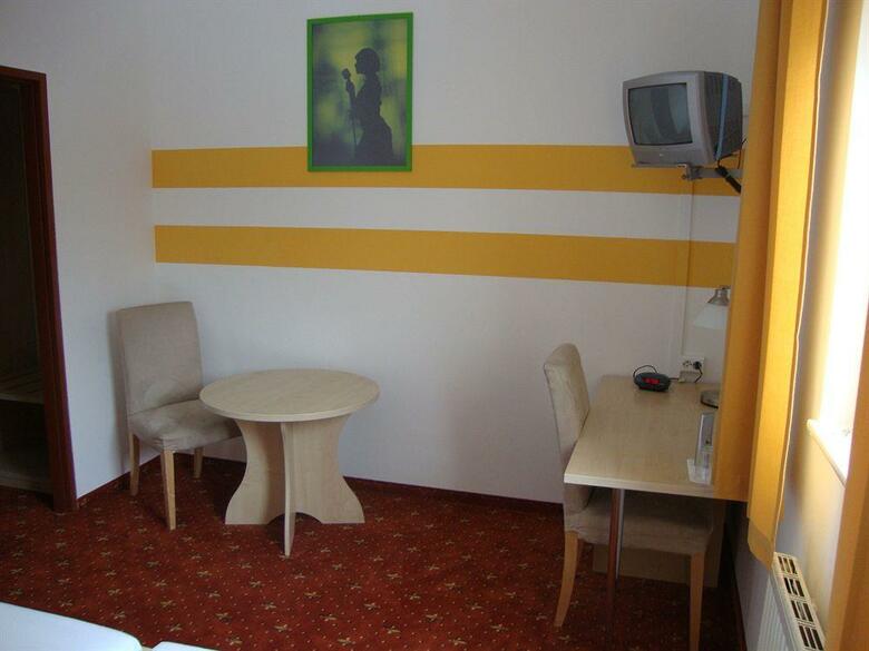 Lenas Donau Hotel