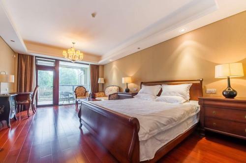 Taihu Lake King Apartment