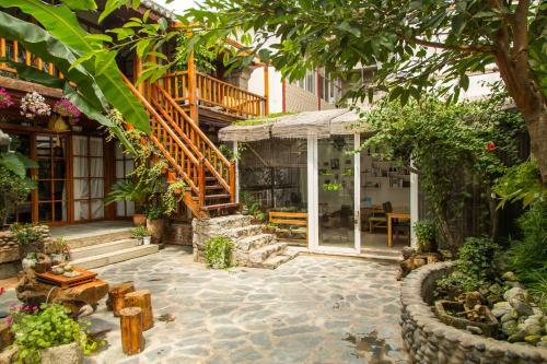 Hostal Daliguchengtuohuoluoyihao Guest House
