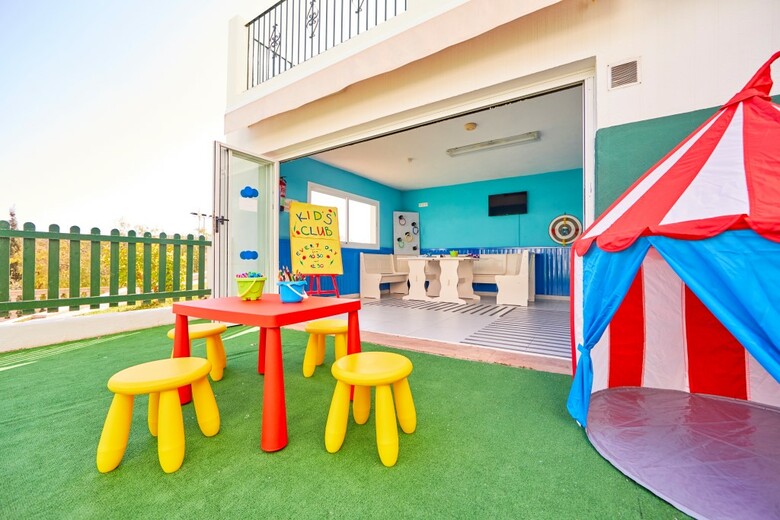 Apartamentos Holiday Center
