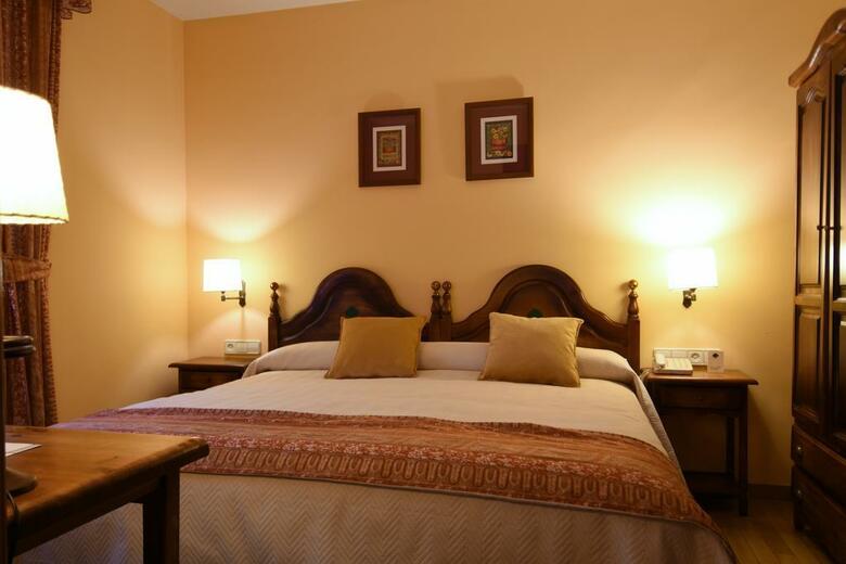 Hotel Husa Eth Pomer