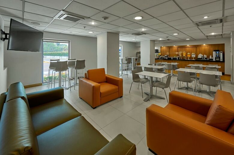 Hotel City Express Lazaro Cardenas