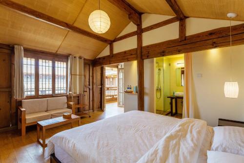 Posada Shaxi Square Inn