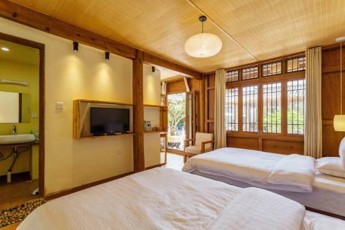 Posada Shaxi Square Inn