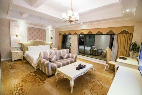 Chongzhou Bandao Hotel