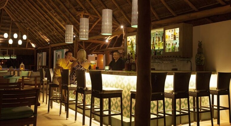 Hotel Mahekal Beach Resort