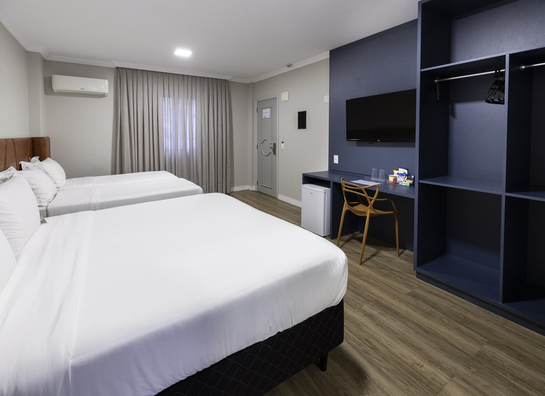 Hm Plaza Hotel