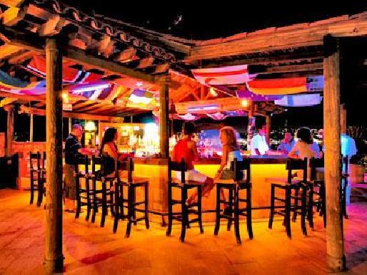 Hotel 3 S Beach Club