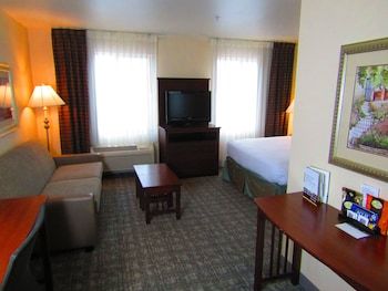 Hotel Staybridge Suites Rochester University