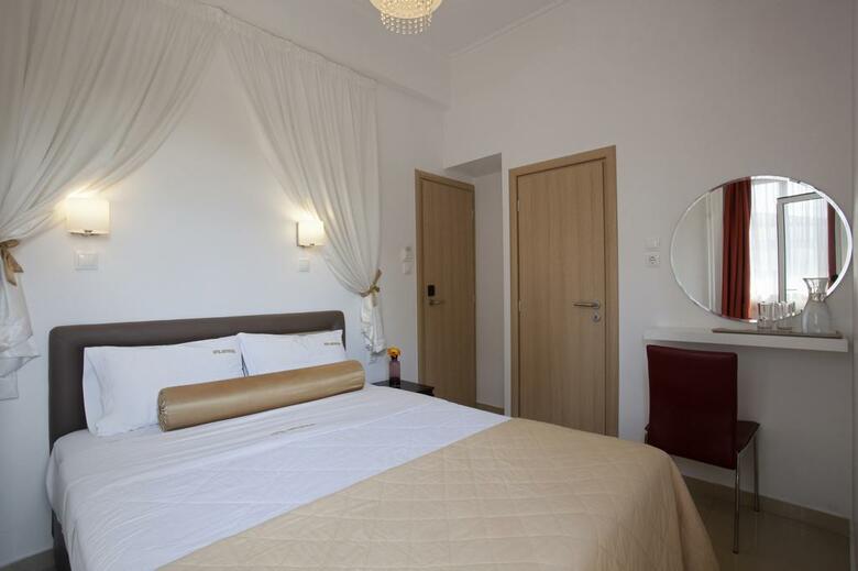 Metropolis Hotel