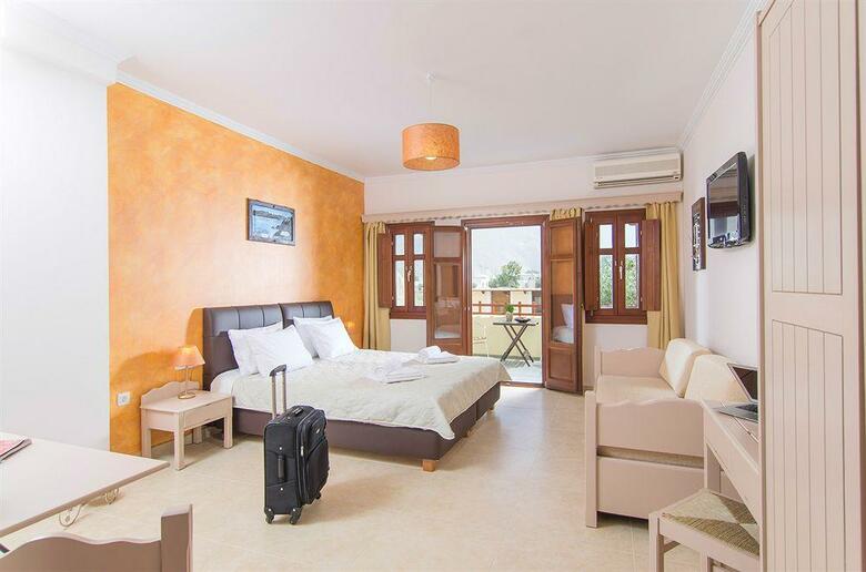 Smaragdi Hotel