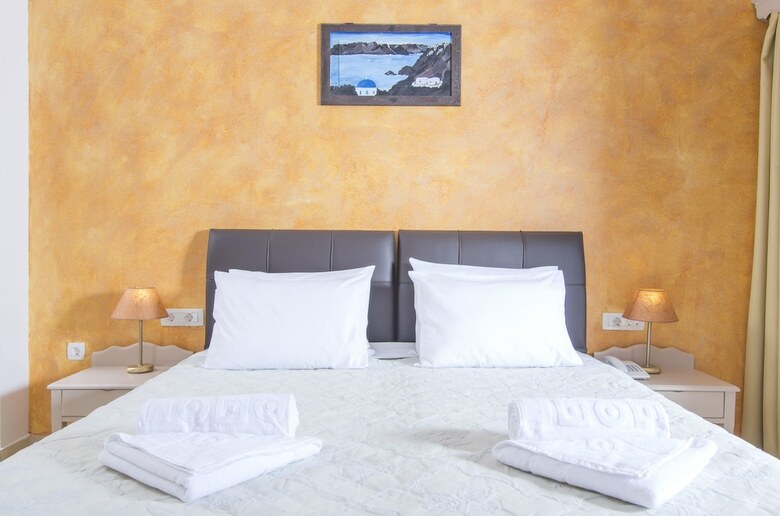 Smaragdi Hotel