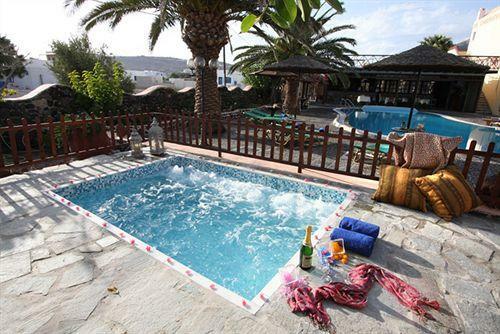 Smaragdi Hotel