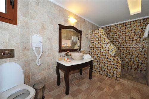 Smaragdi Hotel