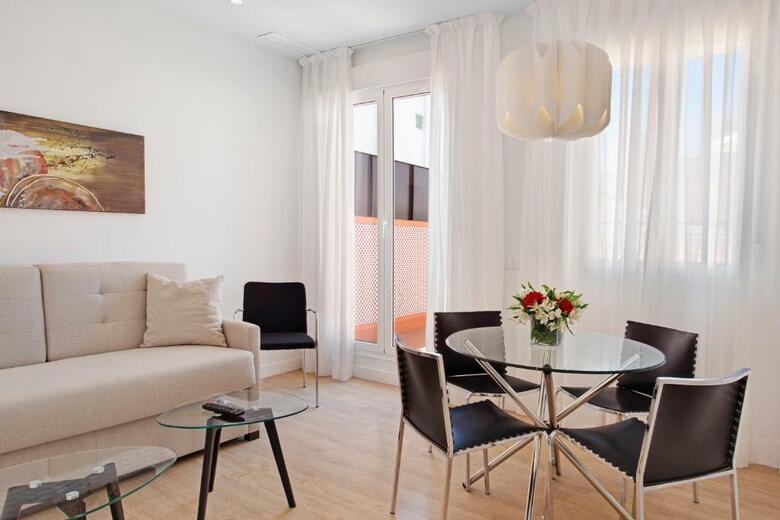 Apartamentos Metr�polis Sevilla