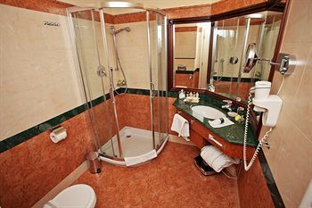 Hotel Carlsbad Plaza