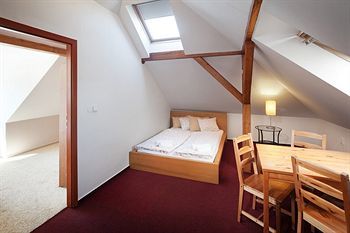 Pension Pytloun Travel Hotel
