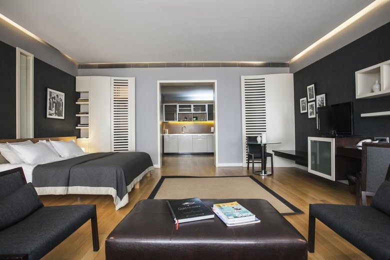 Residencia Ansen Suites