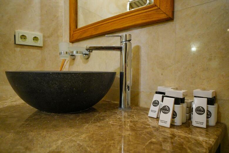 Bed & Breakfast Cave Hotel Saksagan