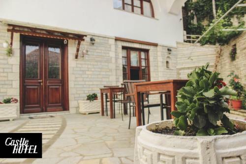 Castle Hotel