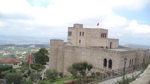 Bed & Breakfast Bar Restaurant Merlika