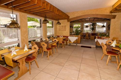Hostal Hotel Cortina