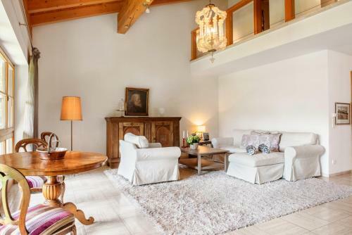 The Alpine Apartment