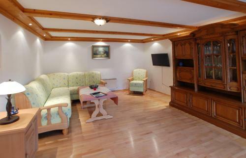 Apartamentos Ferienwohnung Gebirgsh�usl