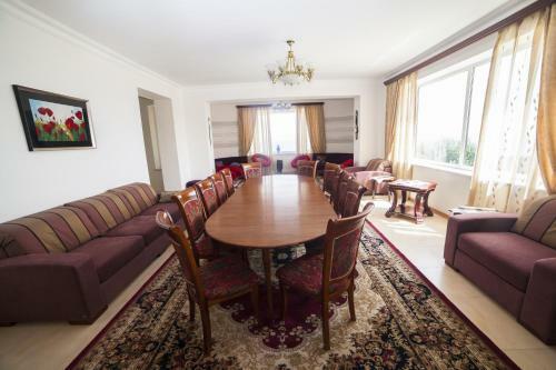 Hostal Cross Sevan Villa