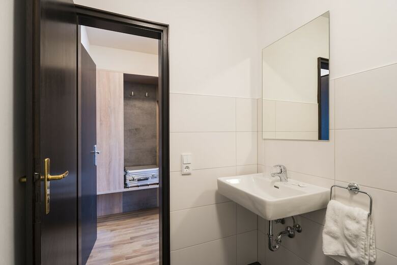 Base1 Hotel Grenzblick