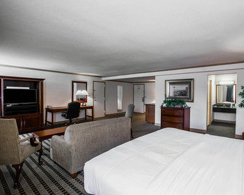 Ramada Hotel At The Birmingham Airport