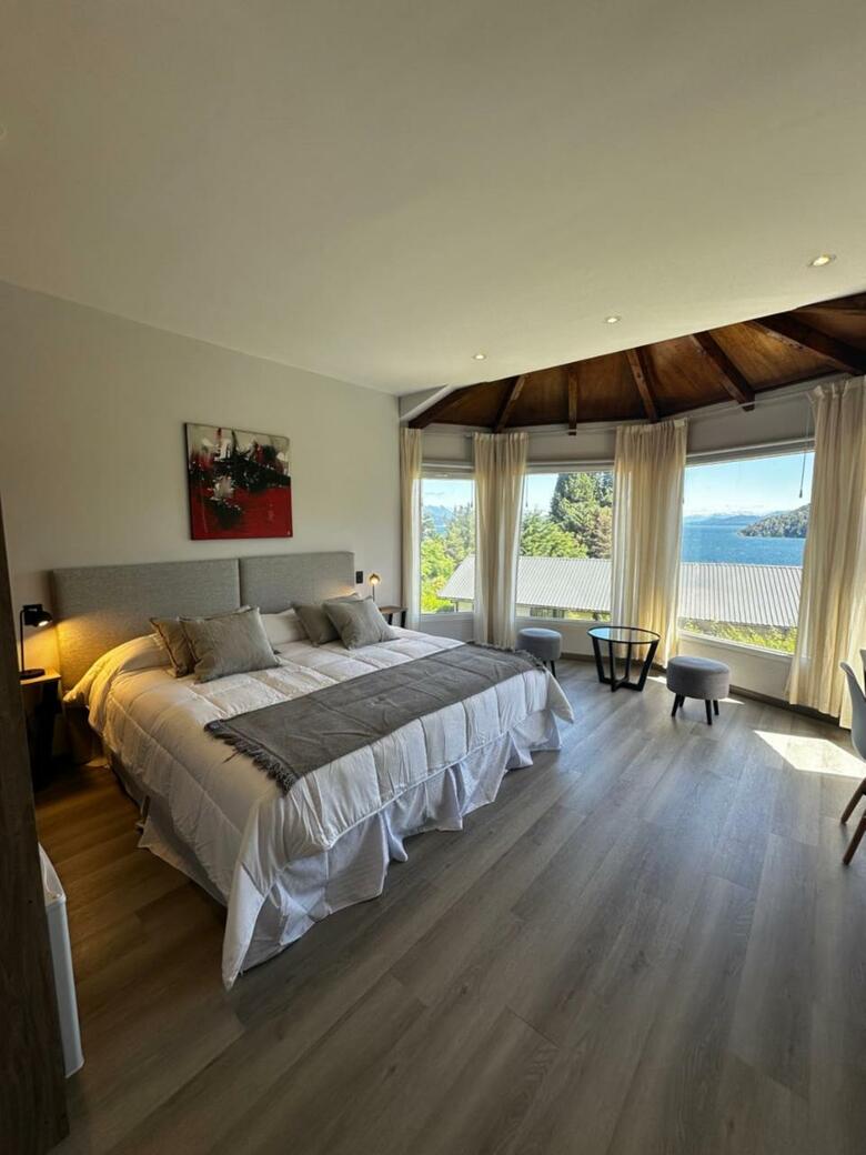 Nbh Lacus Boutique Hotel
