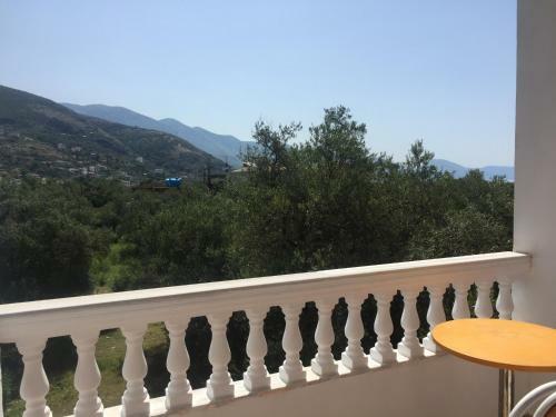 Hostal Irini's Garden Hotel