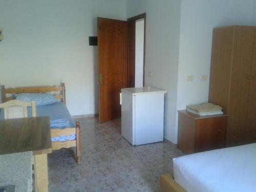 Hostal Irini's Garden Hotel