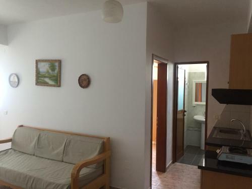 Hostal Irini's Garden Hotel