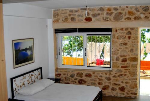 Stone Build Rooms Qeparo