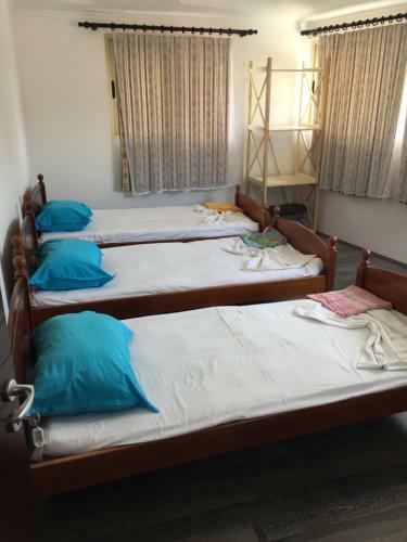 Hostal Villa Dede Nikolla