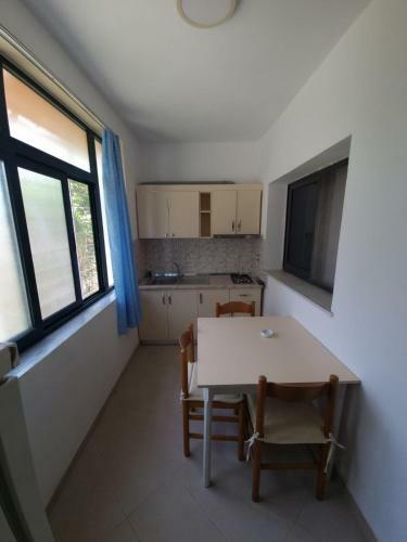 Hostal Guest House Cikaj