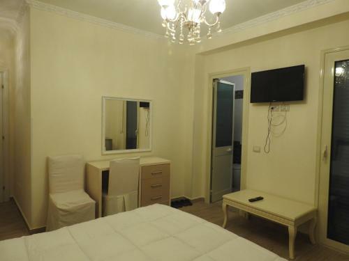Hotel 3 Vellezerit